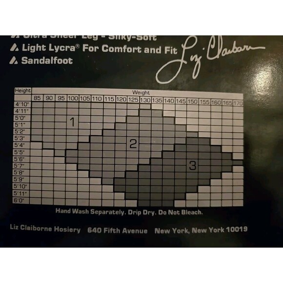 Liz Claiborne Pantyhose Style 083 White Iris Print Size 2 5 5"-5 9" Hand Wash - Picture 3 of 5